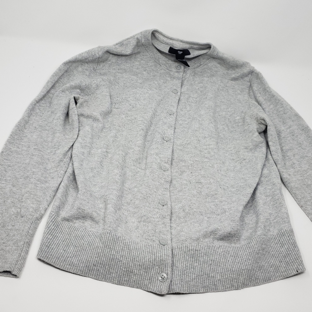 Gap size  medium button cardigan